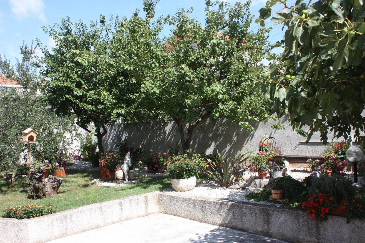 Small Apartment For A Great Holiday Zadar Exterior photo